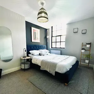 Wessex House - Cozy Town Centre Two Bedroom - Short Stroll To And Nightlife Apartment Bournemouth